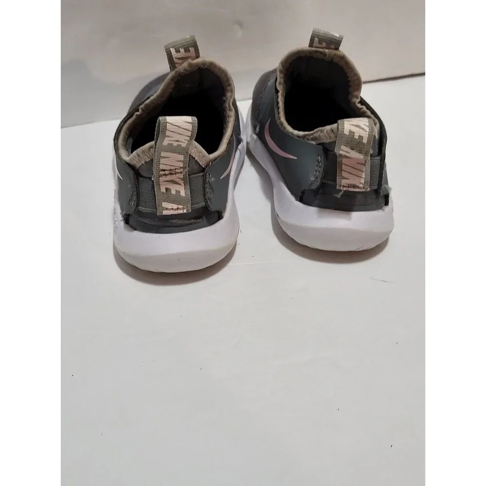 Nike  Toddler  8c Sneakers  Gray